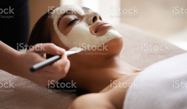 Cropped shot of a young woman receiving a facial treatment at a spahttp://195.154.178.81/DATA/i_collage/pi/shoots/782839.jpg